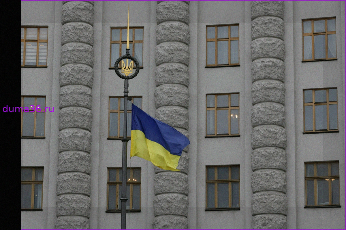Украину обвинили в передаче оружия в горячие точки