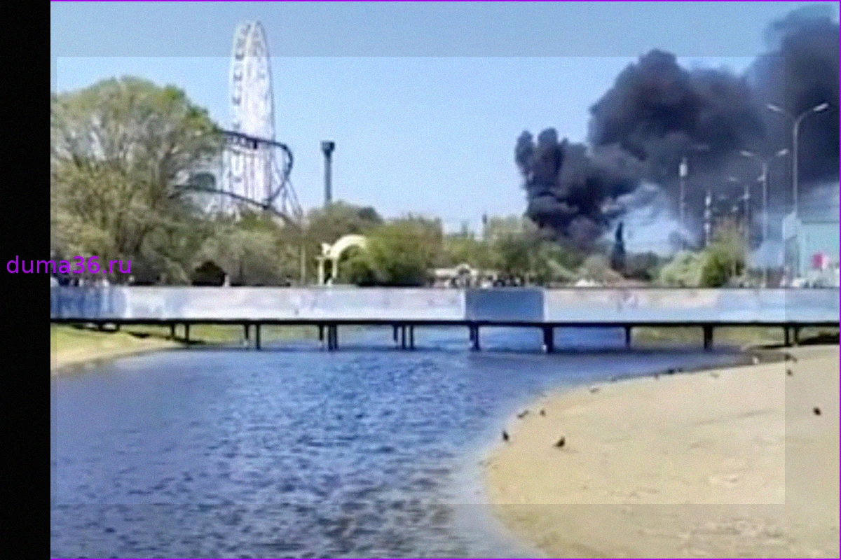 Пожар в центре Анапы: горят покрышки на Красноармейской