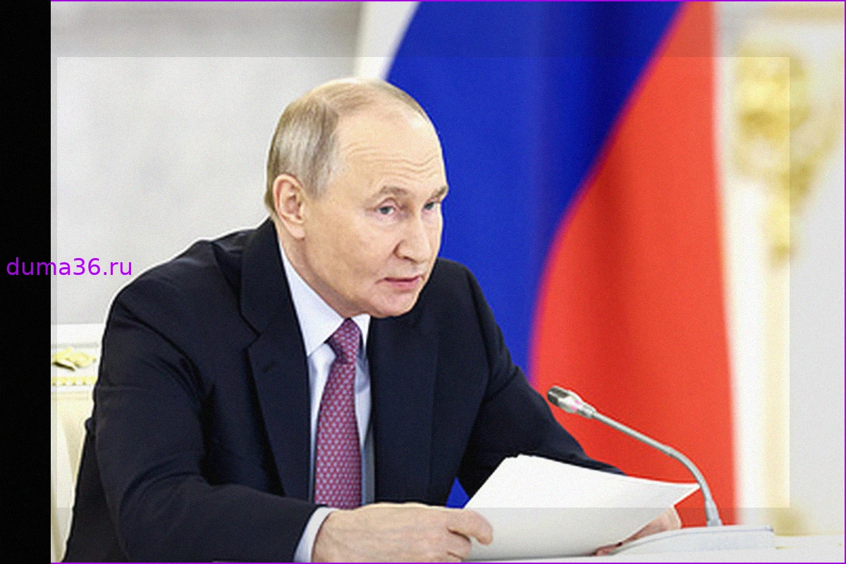 Путину продемонстрировали бронированную "скорую" для приграничных территорий