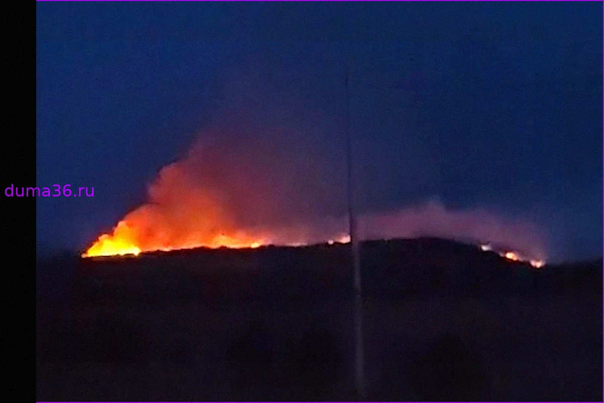 Крупное возгорание на мусорном полигоне в Калачинске, Омская область