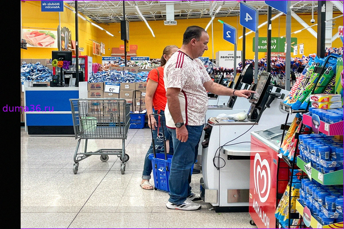 Walmart возвращается к традиционным кассам, сокращая число терминалов самообслуживания