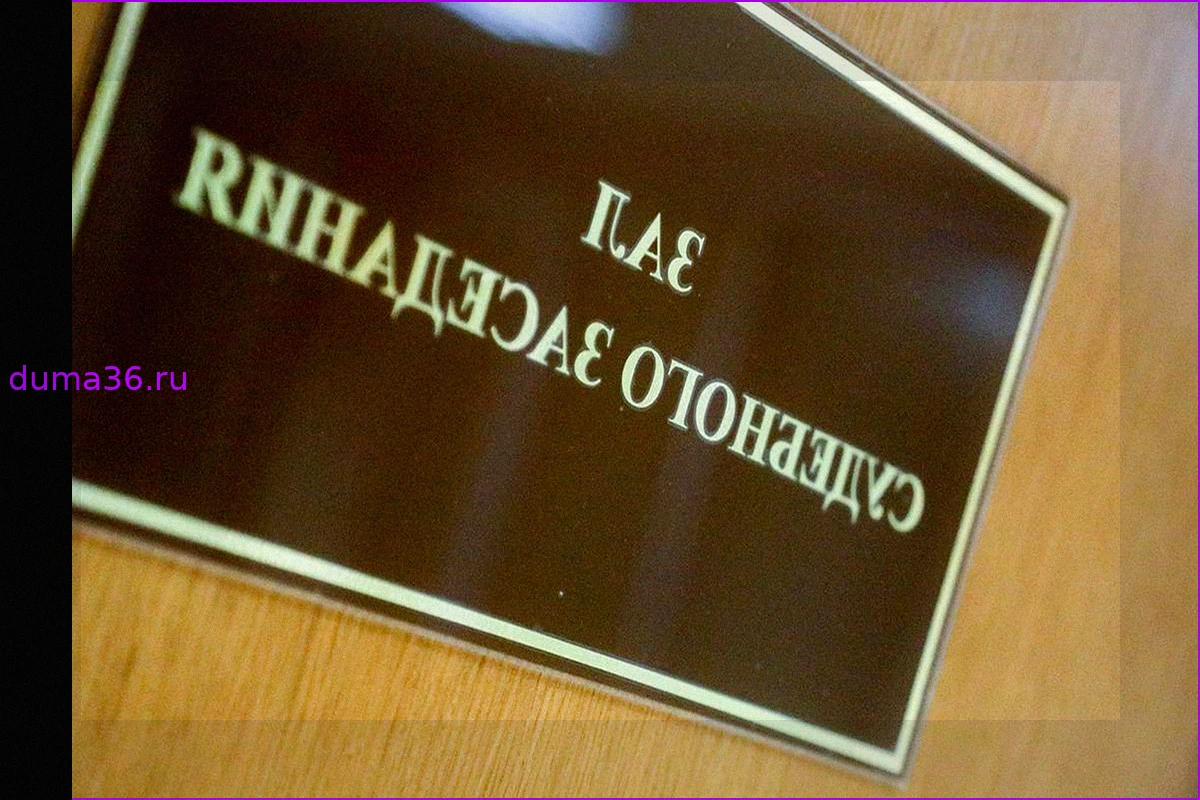 Крупный пожар охватил промышленный объект на юге Украины