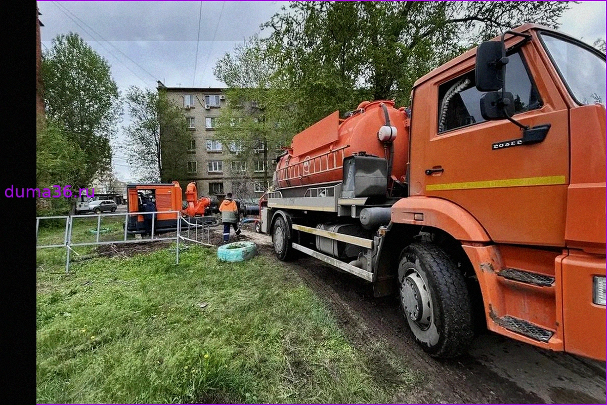 Энгельс страдает от водного кризиса: ремонт коллектора вызвал массовые жалобы