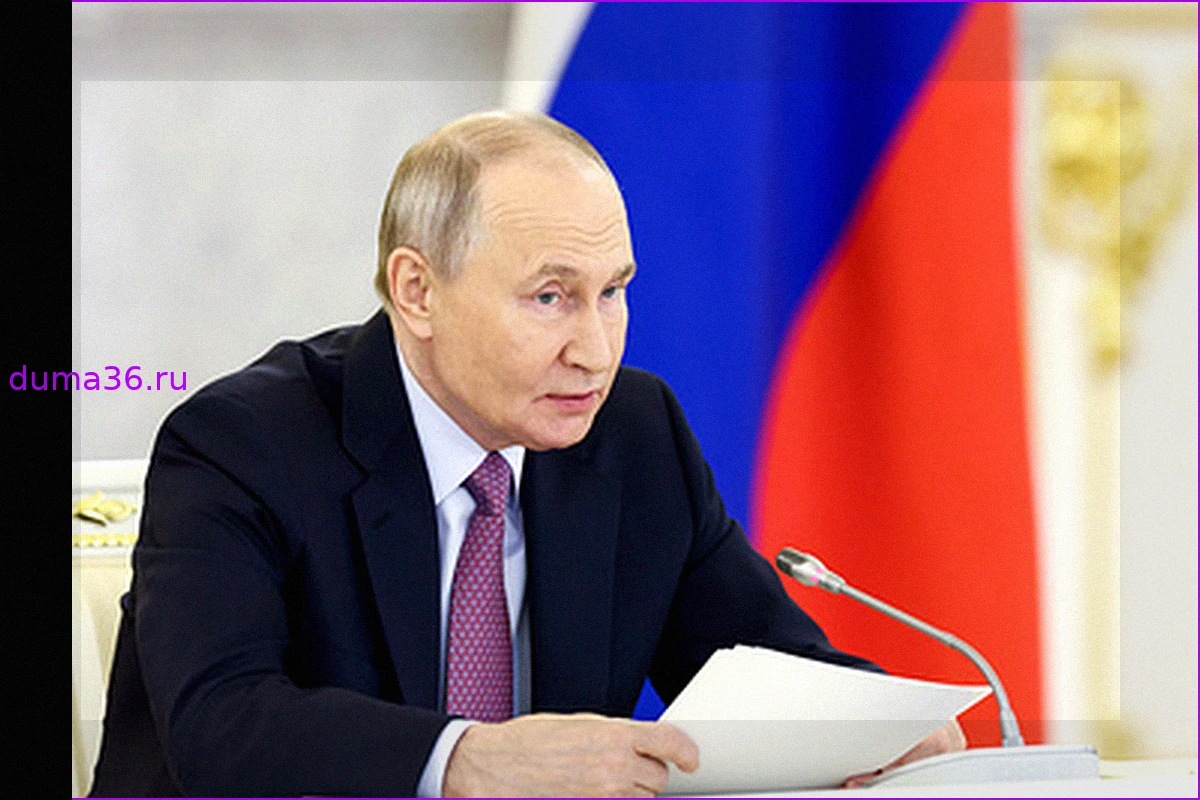 Опрос ФОМ: 73% россиян доверяют Путину и одобряют его работу
