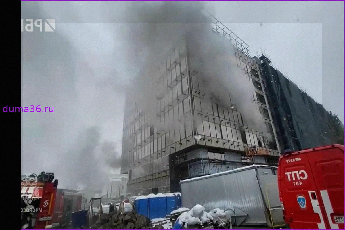 Движение транспорта на северо-западе Москвы перекрыто из-за пожара