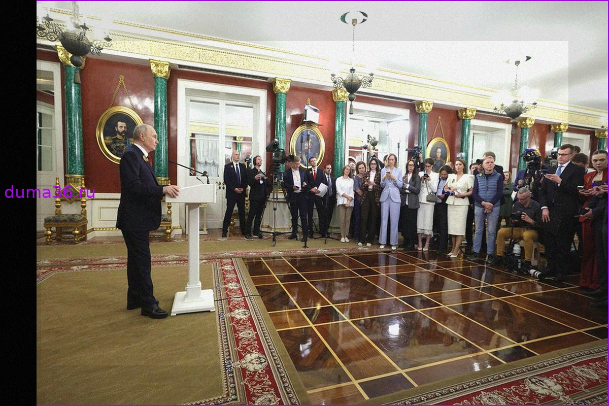 Путин назвал глупостью попытки ЕС давить на лидеров, приехавших на День Победы