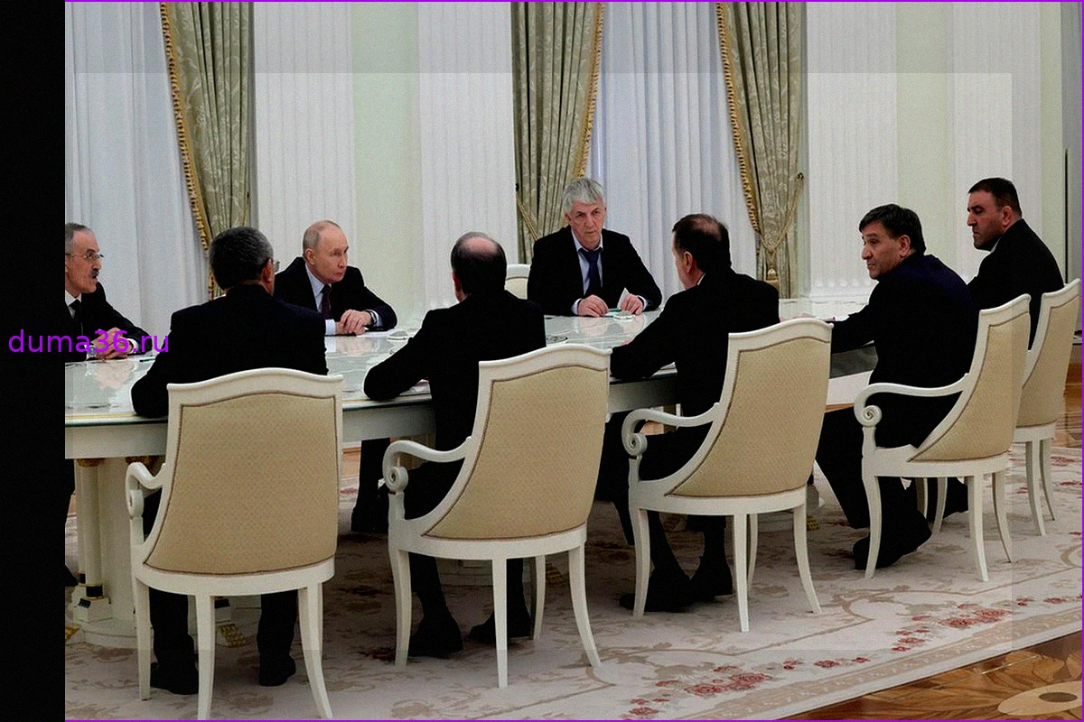 Путин пообещал следить из Кремля за работой нового руководства Дагестана