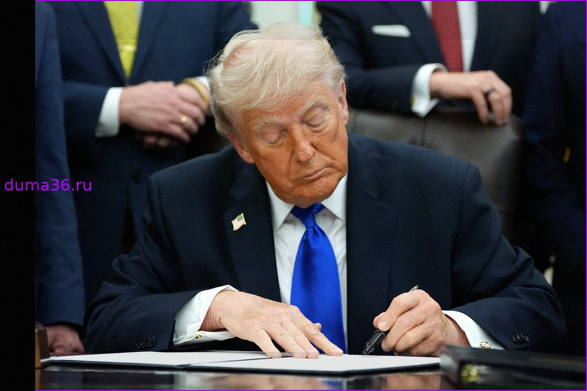 Дональд Трамп объявляет о повышении пошлин на европейские автомобили до 25%